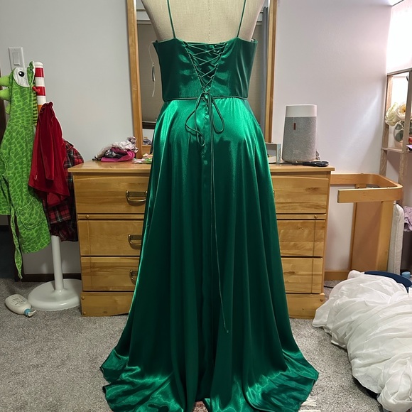 Emerald Satin Evening Maxi Dress - Picture 5 of 8